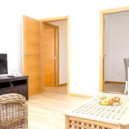With 2 Bedrooms In With Wifi Valenca