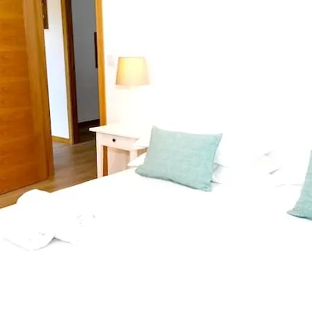 With 2 Bedrooms In With Wifi Valenca